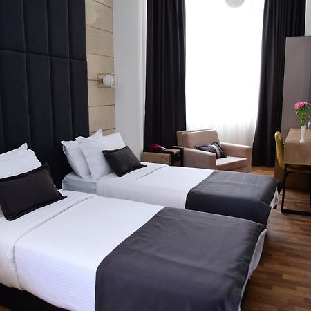 Hotel Comfort Тирана Номер фото
