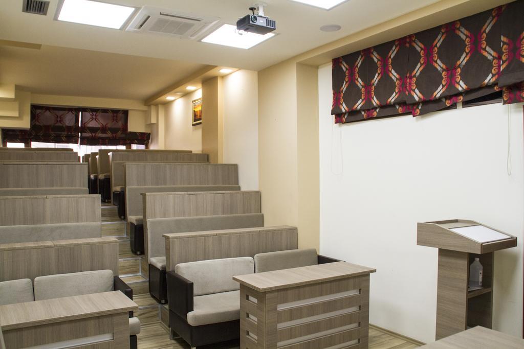 Hotel Comfort Тирана Экстерьер фото