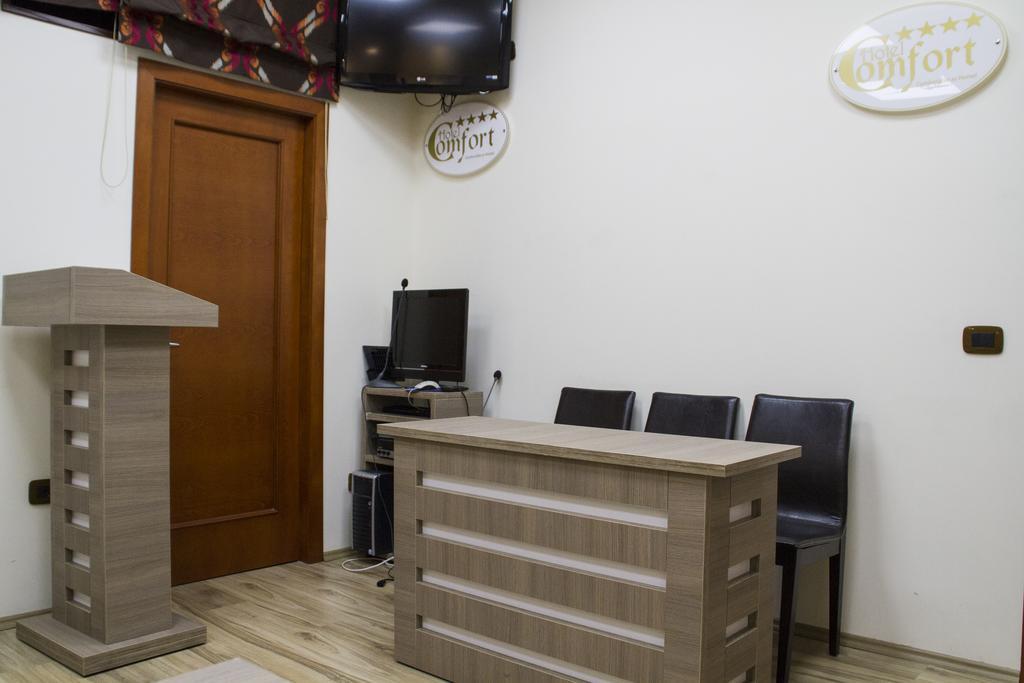 Hotel Comfort Тирана Экстерьер фото