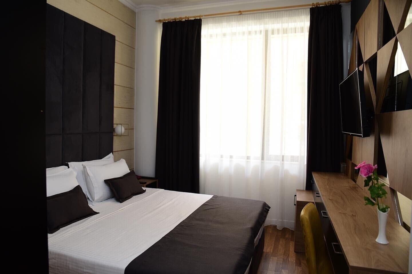 Hotel Comfort Тирана Экстерьер фото