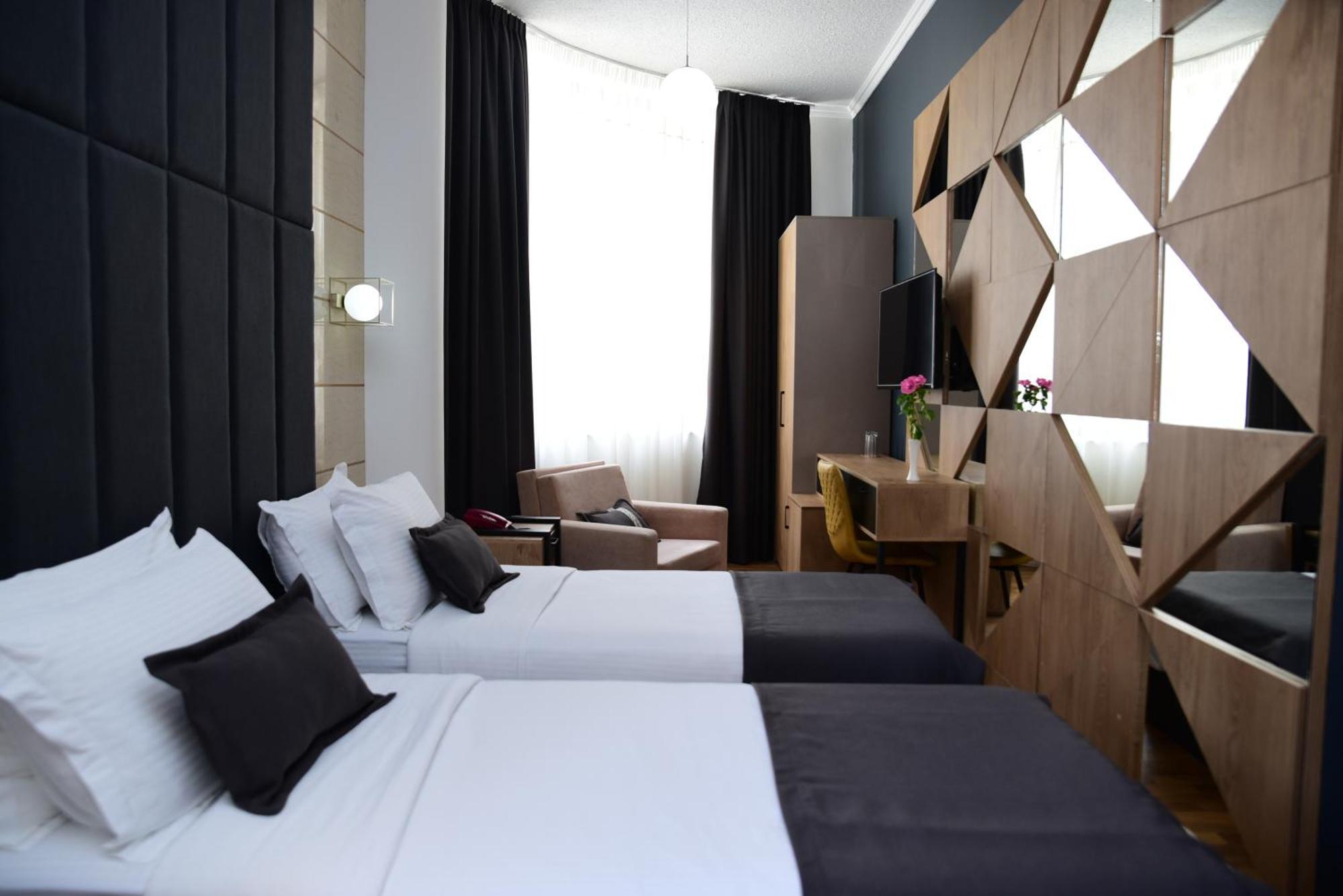 Hotel Comfort Тирана Номер фото