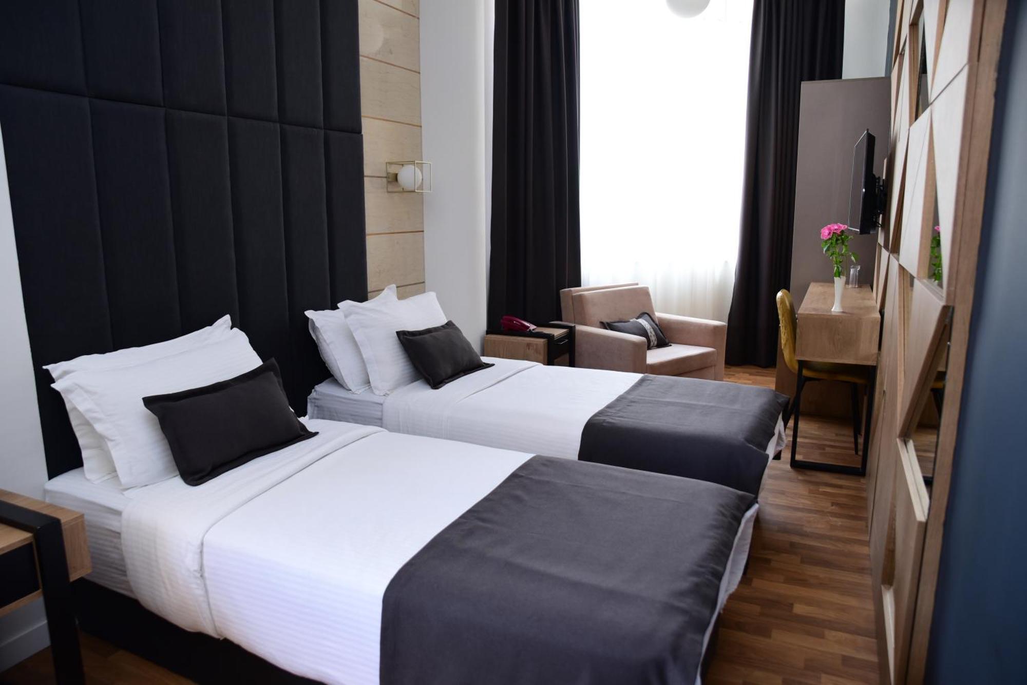 Hotel Comfort Тирана Номер фото