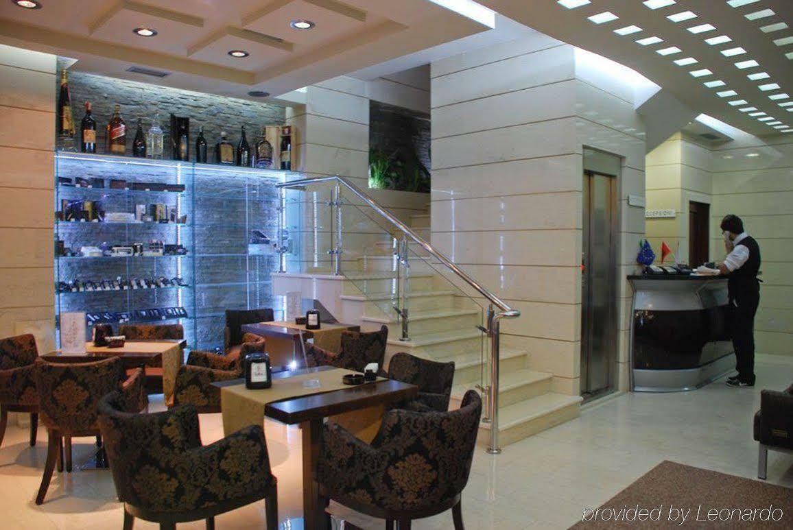 Hotel Comfort Тирана Экстерьер фото