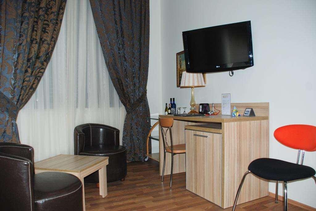 Hotel Comfort Тирана Номер фото